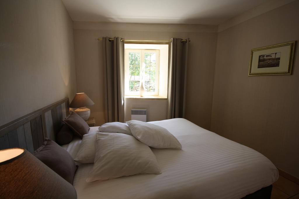 Logis Hotel Restaurant Le Domaine De L'Eau Vive Largentière Szoba fotó