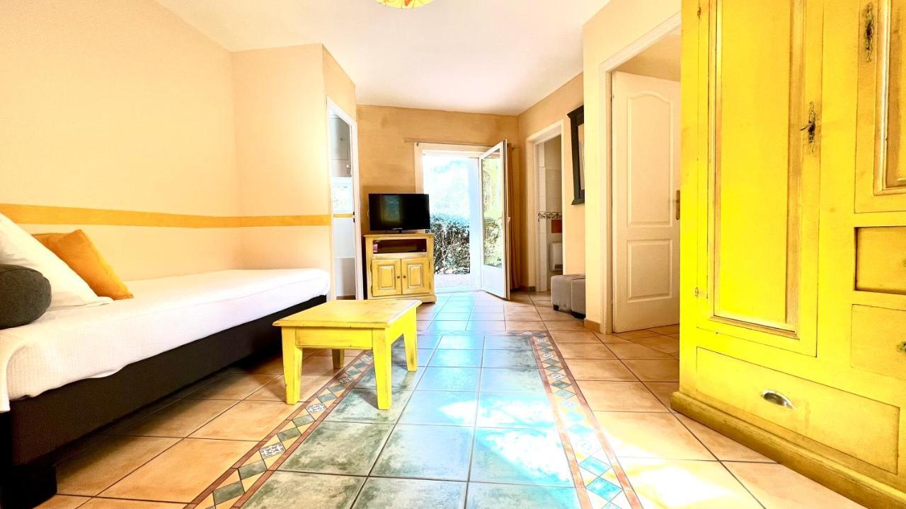 Logis Hotel Restaurant Le Domaine De L'Eau Vive Largentière Kültér fotó